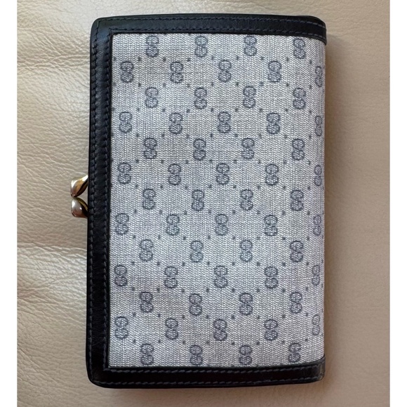 Authentic Vintage Gucci Micro GG Monogram Canvas Leather Kisslock Bifold Wallet - Picture 2 of 10